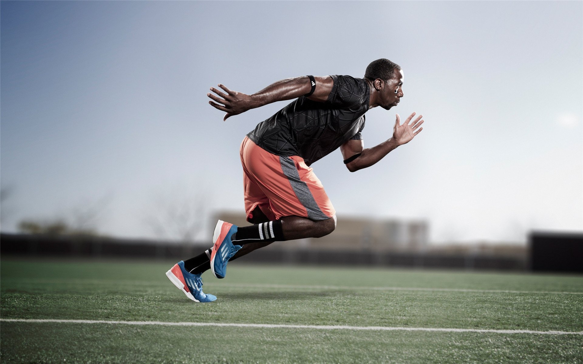 雷恩全队高压保持持续体能输出，雷恩阵型